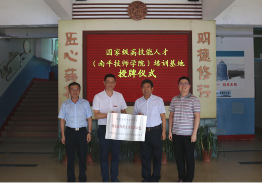 图片 1.png 图片 1.png