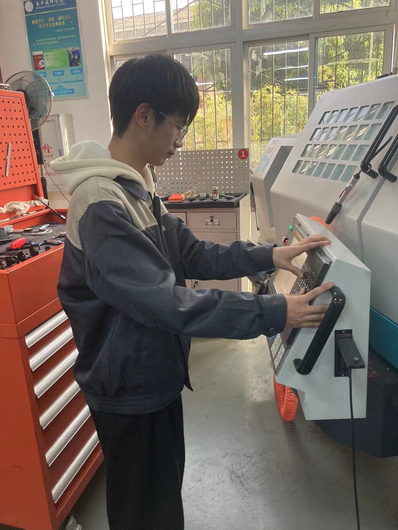 现代加工技术01.jpg